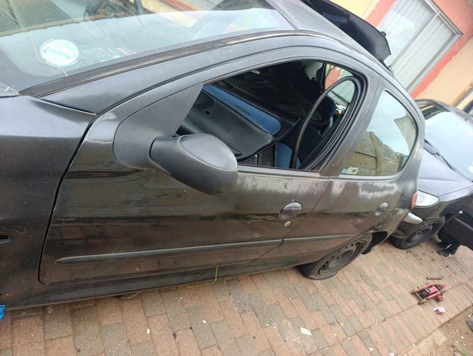 Peugeot 206 stripping for spares - Private Seller Peugeot 206 stripping for spares - Private Seller
