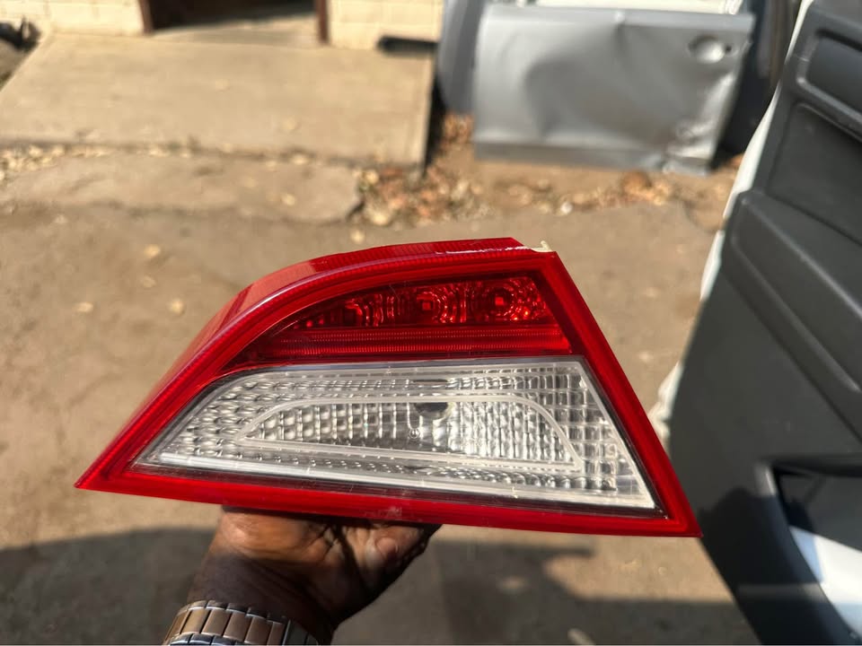 Hyundai sonata 2011-2015 Left side inner taillight - Private Seller Hyundai sonata 2011-2015 Left side inner taillight - Private Seller