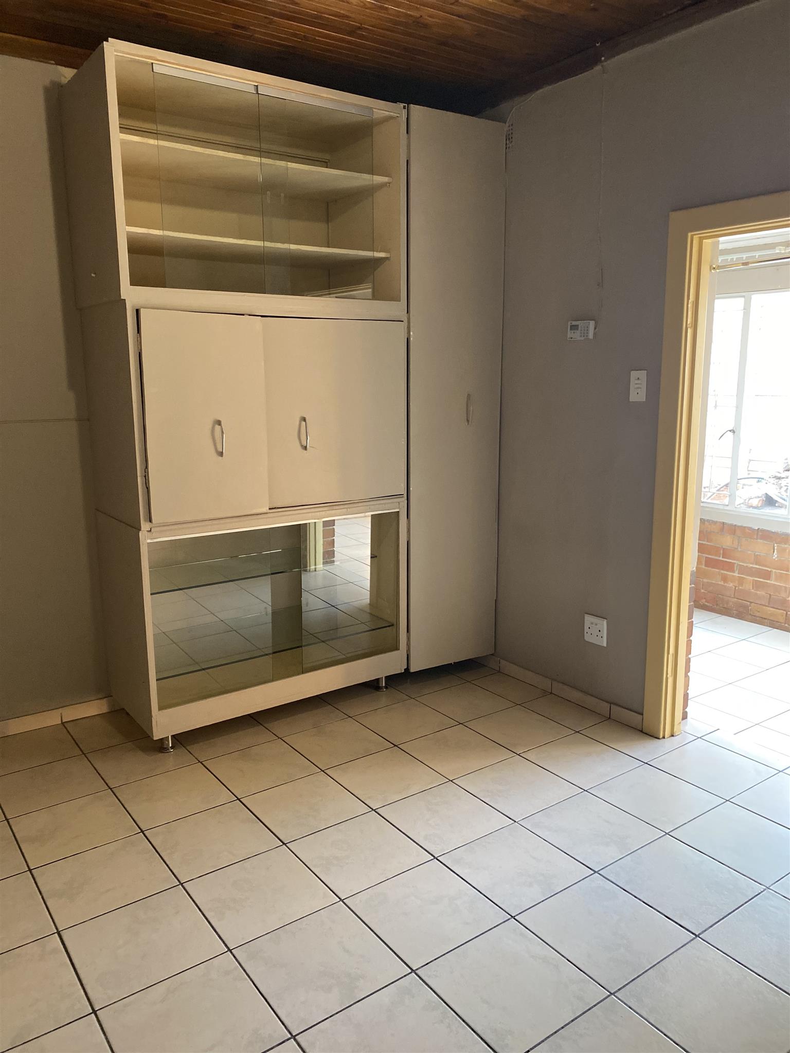 Spacious house in Mountain View, Pretoria for rent Junk Mail