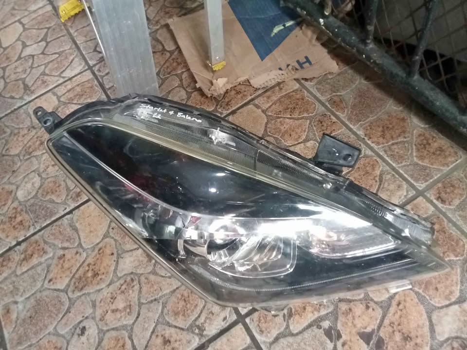 Toyota starlet headlight 2015-2018 right side (very clean) - Private Seller Toyota starlet headlight 2015-2018 right side (very clean) - Private Seller