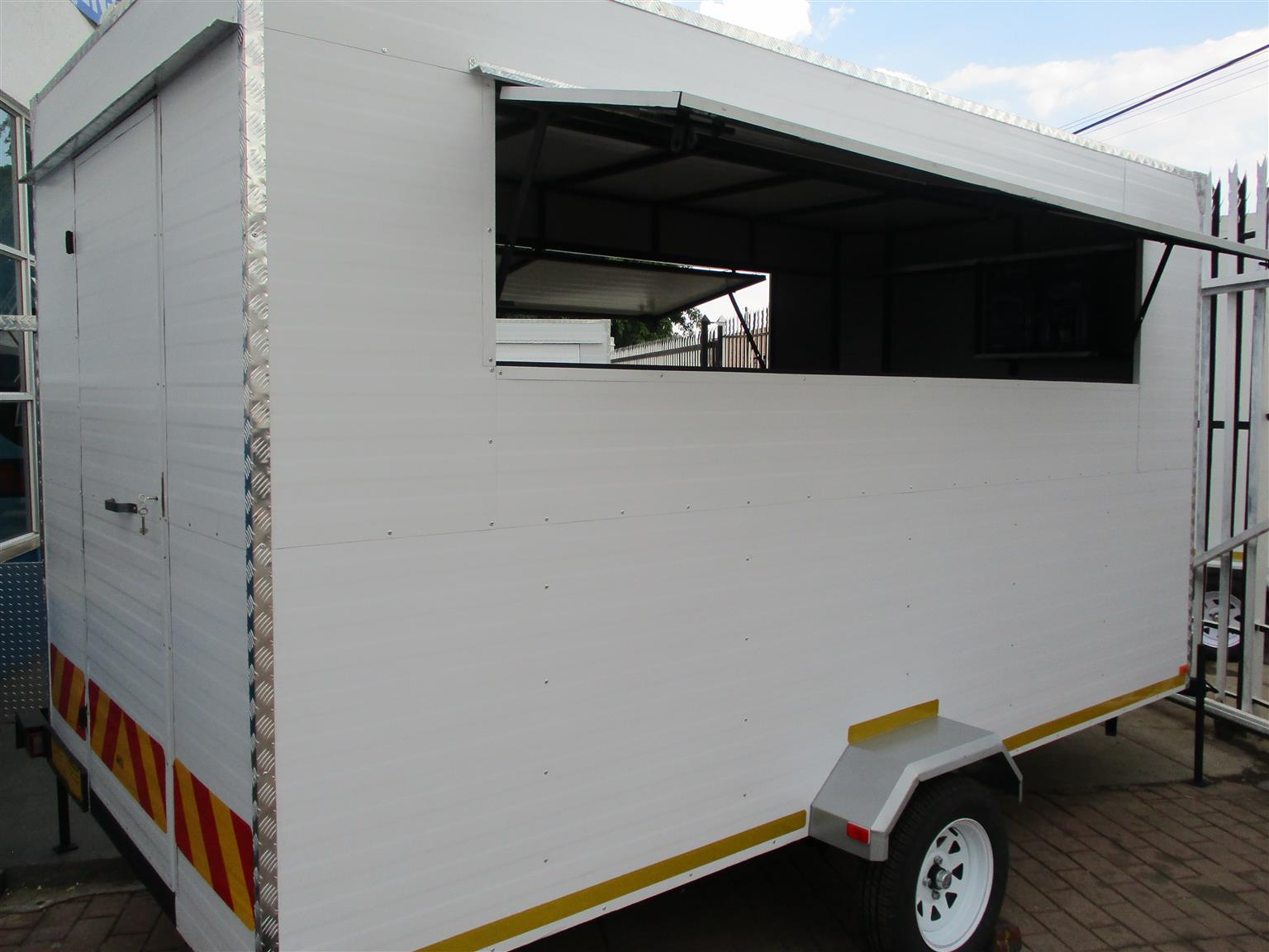 4m Mobile Kitchen For Sale Junk Mail