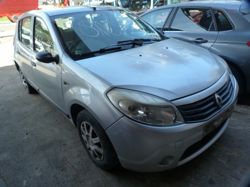 Renault Sandero 1.6 United Manual Silver - 2010 STRIPPING FOR SPARES - Private Seller