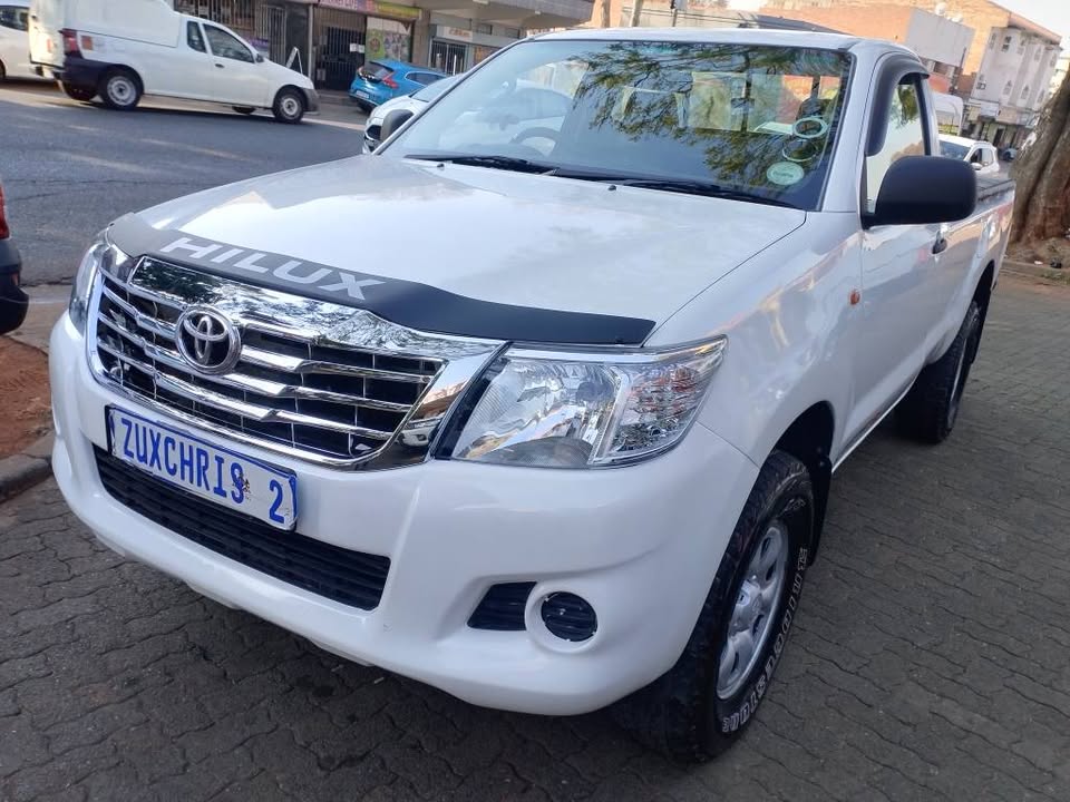 2012 TOYOTA HILUX 2.5 SINGLE CAB 4X4 HIGH RIDER MANUAL