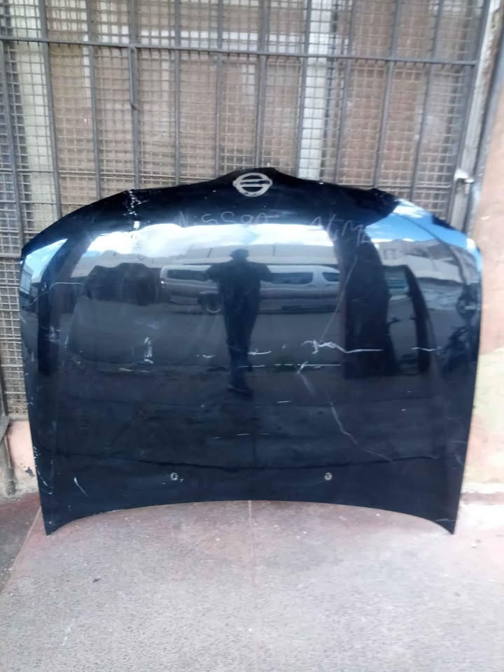 Nissan Almera bonnet - Private Seller Nissan Almera bonnet - Private Seller