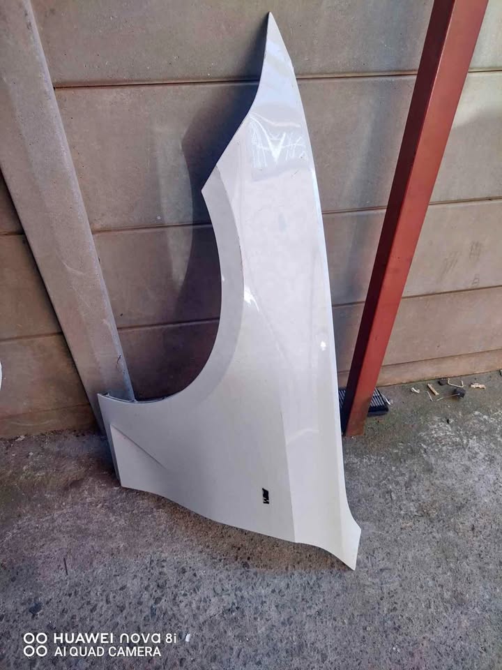 Bmw g20 left side fender - Private Seller Bmw g20 left side fender - Private Seller