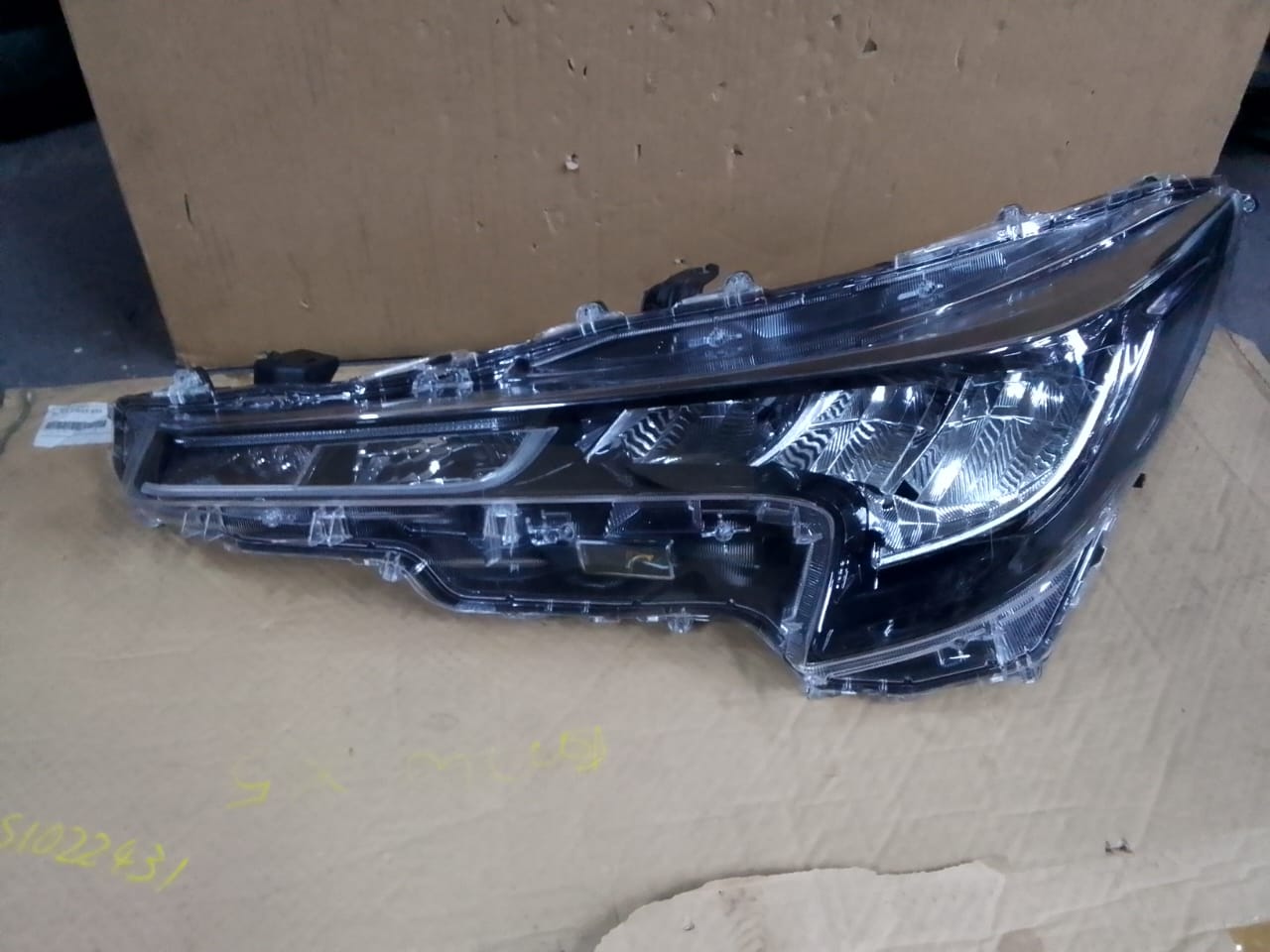 (2019-2023) TOYOTA COROLLA HYBRID LEFT SIDE NORMAL HEADGHT FOR SALE - Private Seller (2019-2023) TOYOTA COROLLA HYBRID LEFT SIDE NORMAL HEADGHT FOR SALE - Private Seller