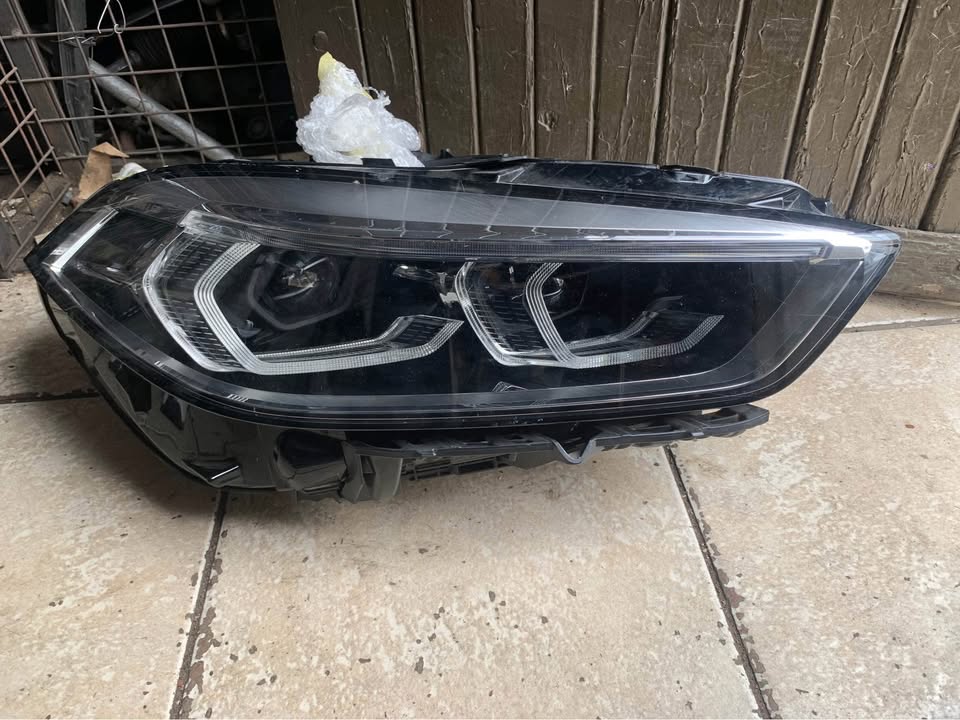 BMW F40 headlight