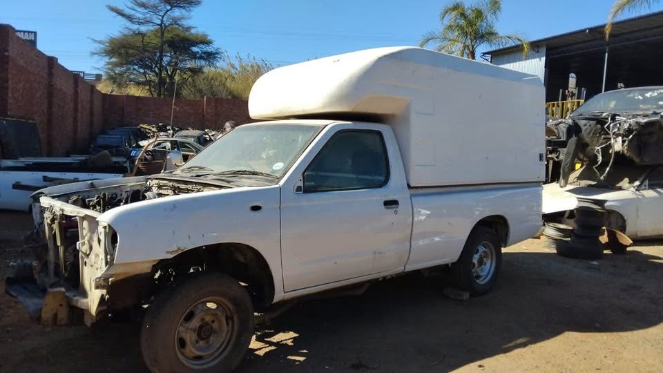 NISSAN NP300 SINGLE CAB FOR SPARES - Private Seller NISSAN NP300 SINGLE CAB FOR SPARES - Private Seller