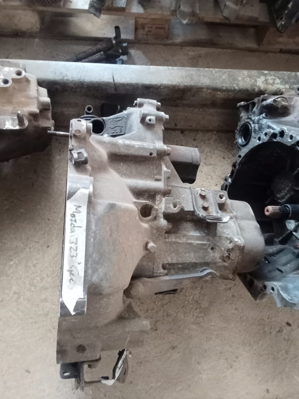 Mazda 323 gearbox R2500 - Private Seller