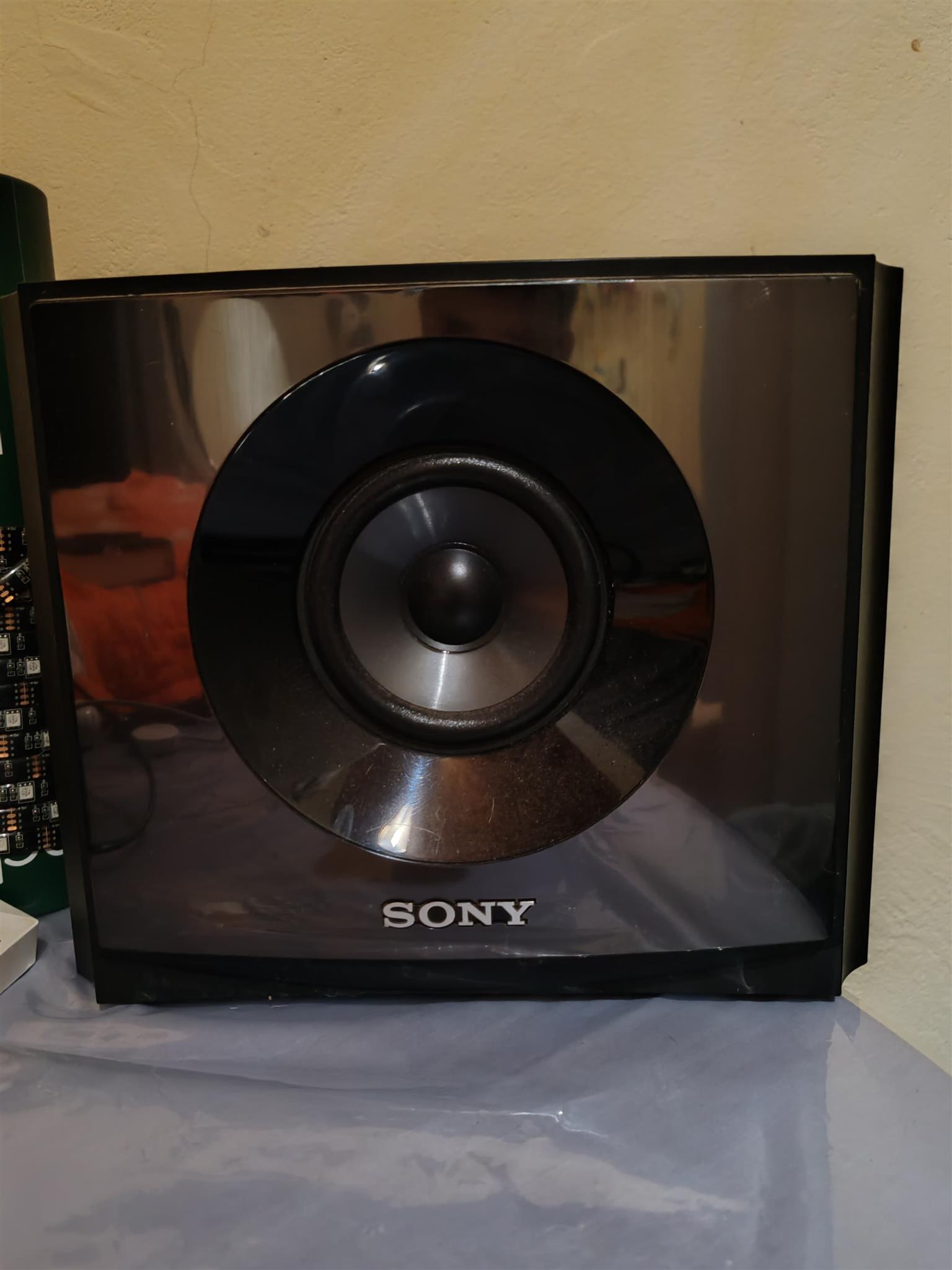 Sony surround sound speakers
