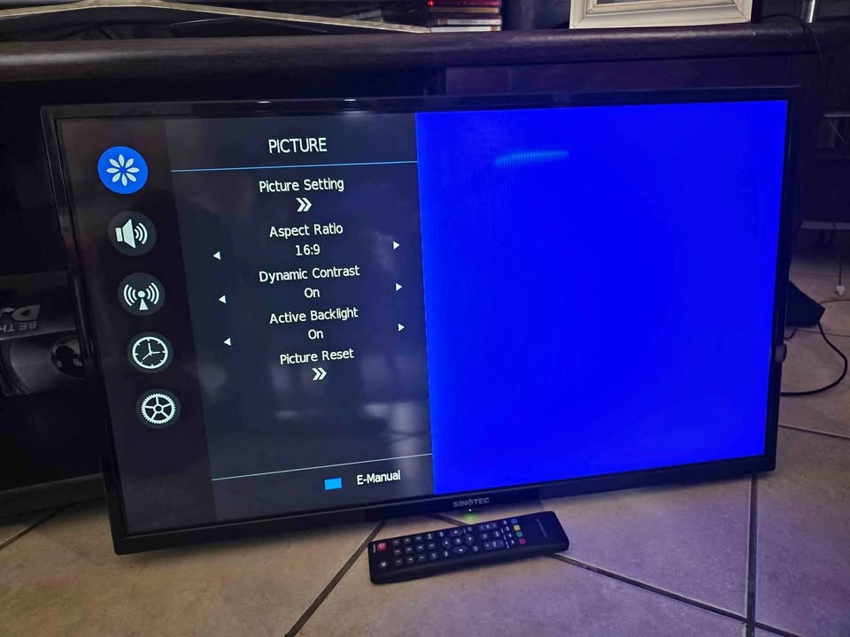 Sinotec 32 inch tv