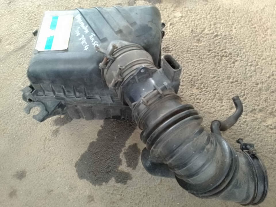 2005 up Hyundai Tucson air filter box with sensor - Private Seller