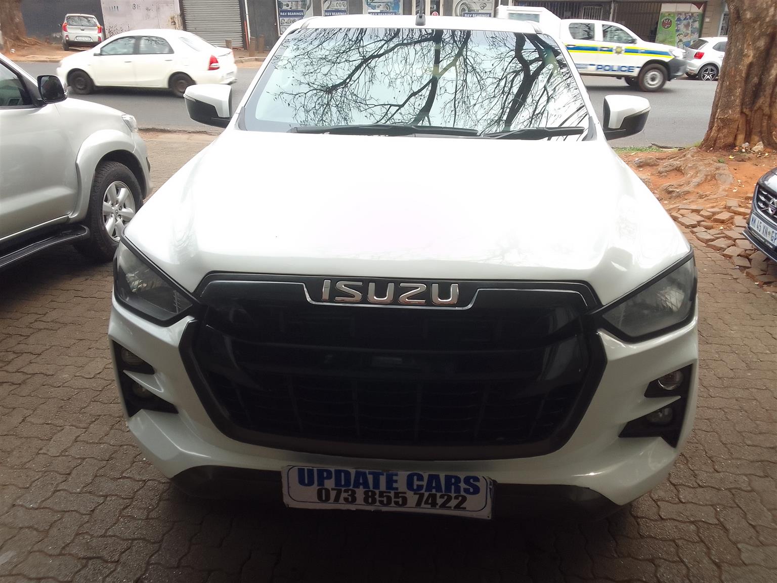 Used 2023 Isuzu D-Max 300 3.0TD double cab 4x4 LX auto - Private Seller Used 2023 Isuzu D-Max 300 3.0TD double cab 4x4 LX auto - Private Seller