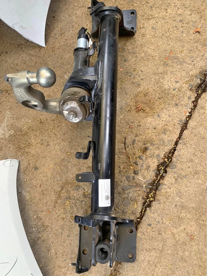 BMW G05/G06/G07 tow bar - Private Seller BMW G05/G06/G07 tow bar - Private Seller