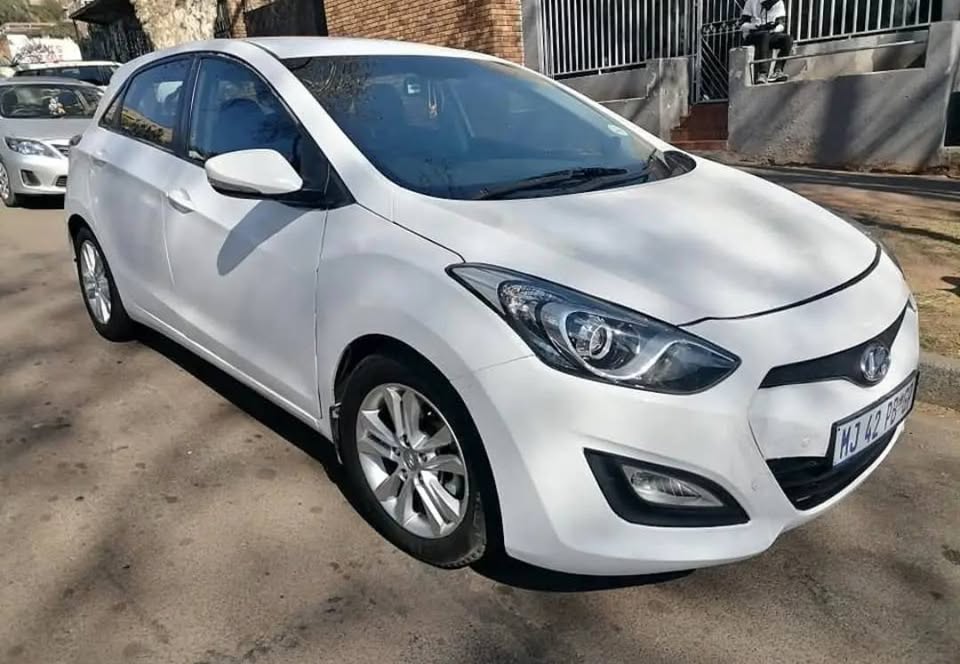 2015 HYUNDAI I30 MANUAL TRANSMISSION 1.6 IN EXCELLENT CONDITION