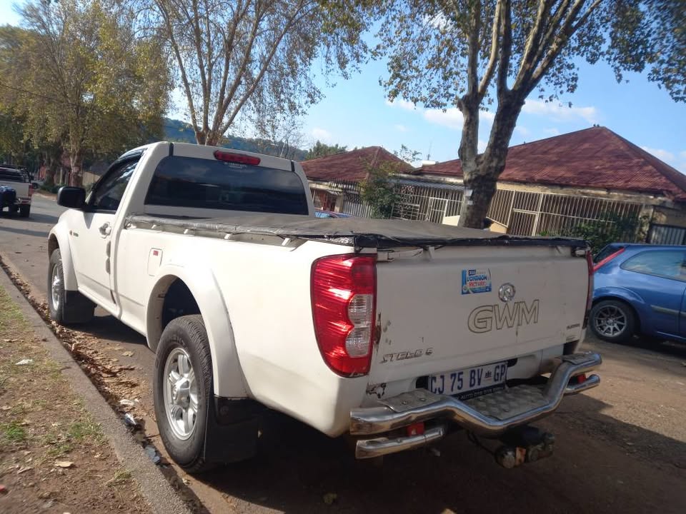 2014 GWM STEED 5 Single Cab, 2.5 Tci Diesel, Manual 4x4, White, 94000kms Leather seats