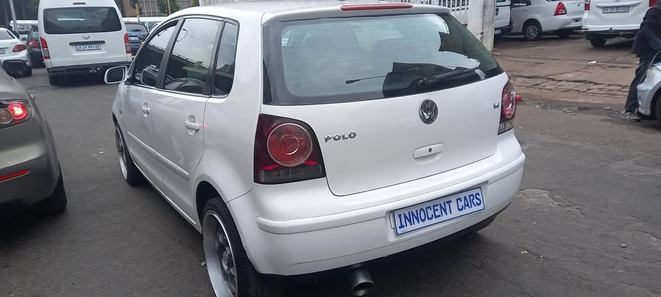 2011 VW POLO VIVO 1.4 PETROL ENGINE, MANUAL, WHITE COLOUR, 86000KM LEATHER SEATS