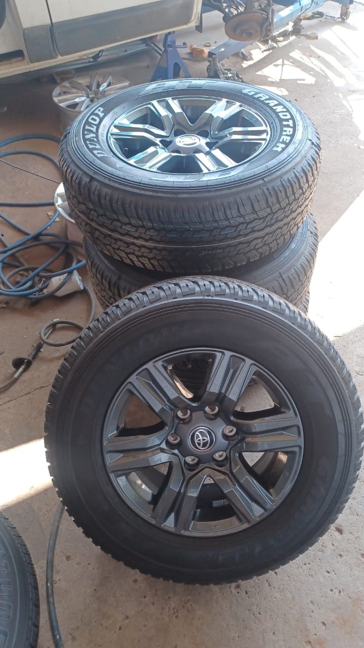 Toyota Hilux/Fortuner originalmags with brand new 265/65/17 Dunlop Grandtrek AT - Private Seller Toyota Hilux/Fortuner originalmags with brand new 265/65/17 Dunlop Grandtrek AT - Private Seller