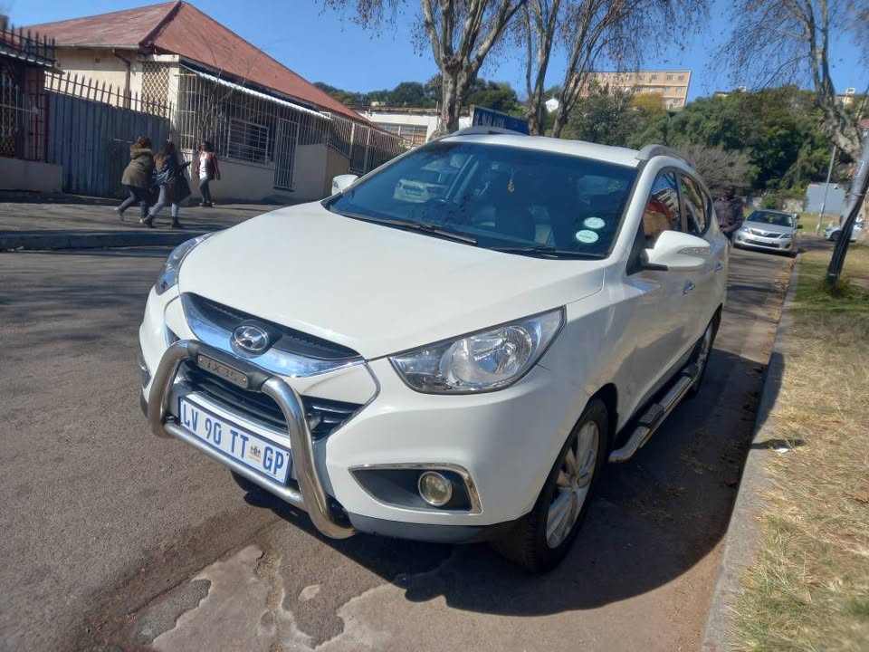2011 HYUNDAI IX35 2.0 PETROL, MANUAL, WHITE, 98000KMS, LEATHER SEATS