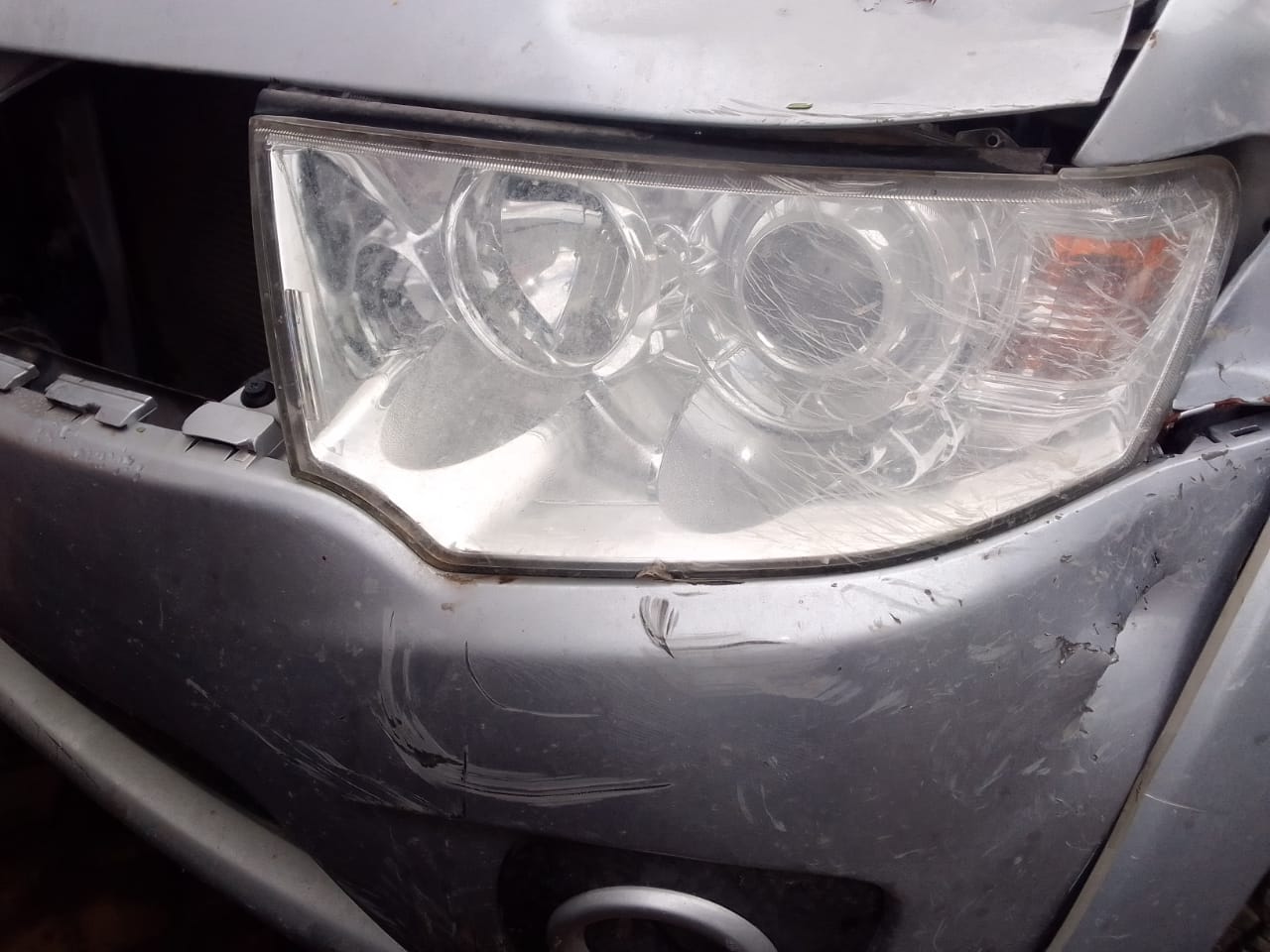 Used Mitsubishi Pajero Sport Headlight for Sale - Private Seller Used Mitsubishi Pajero Sport Headlight for Sale - Private Seller