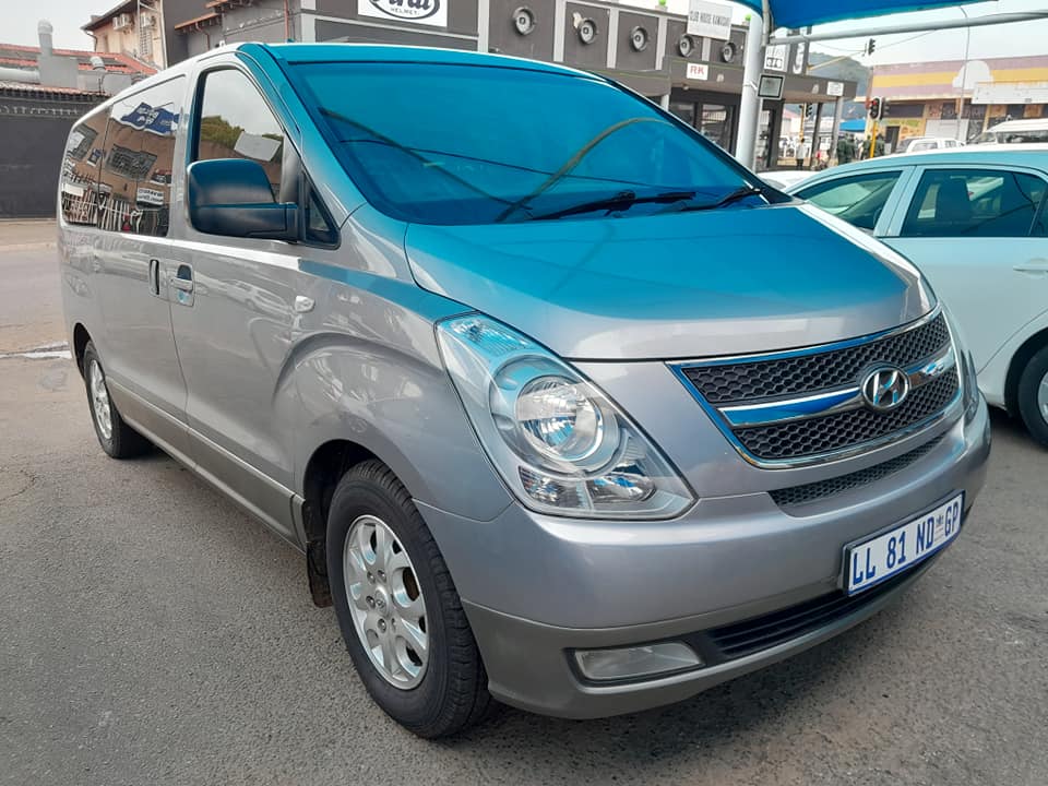 2011 HYUNDAI H1 2.5 AUTOMATIC