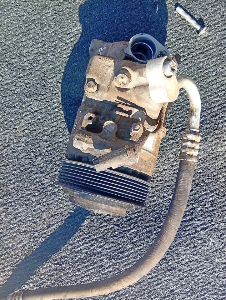 Mercedes Benz w204 Aircon pump Mercedes Benz w204 Aircon pump