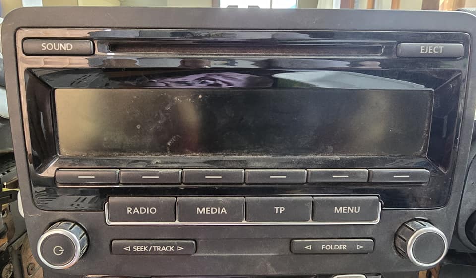 2012-2015 Volkswagen Amarok Radio Call - Private Seller