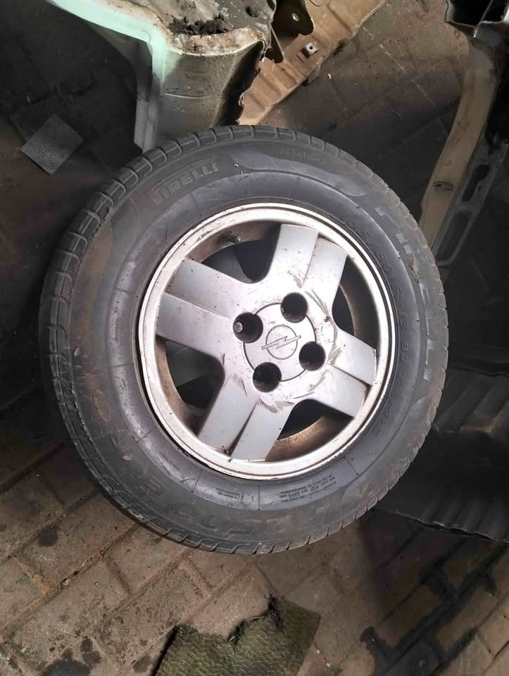 Opel Astra Kadett rim 13inch - Private Seller Opel Astra Kadett rim 13inch - Private Seller