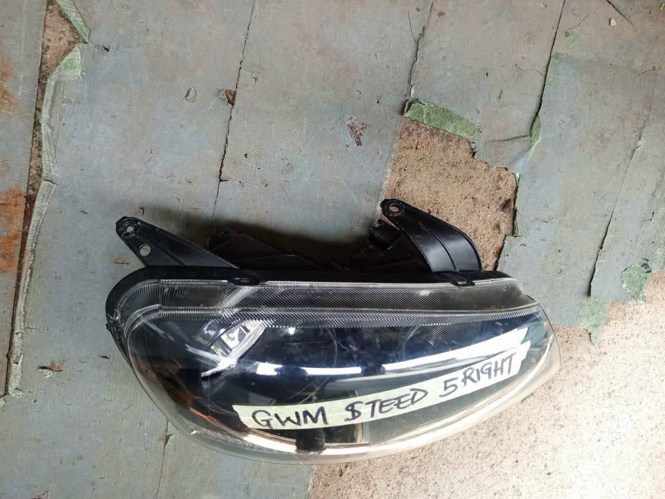 GWM STEED 5 Headlight RIGHT SIDE - Private Seller GWM STEED 5 Headlight RIGHT SIDE - Private Seller