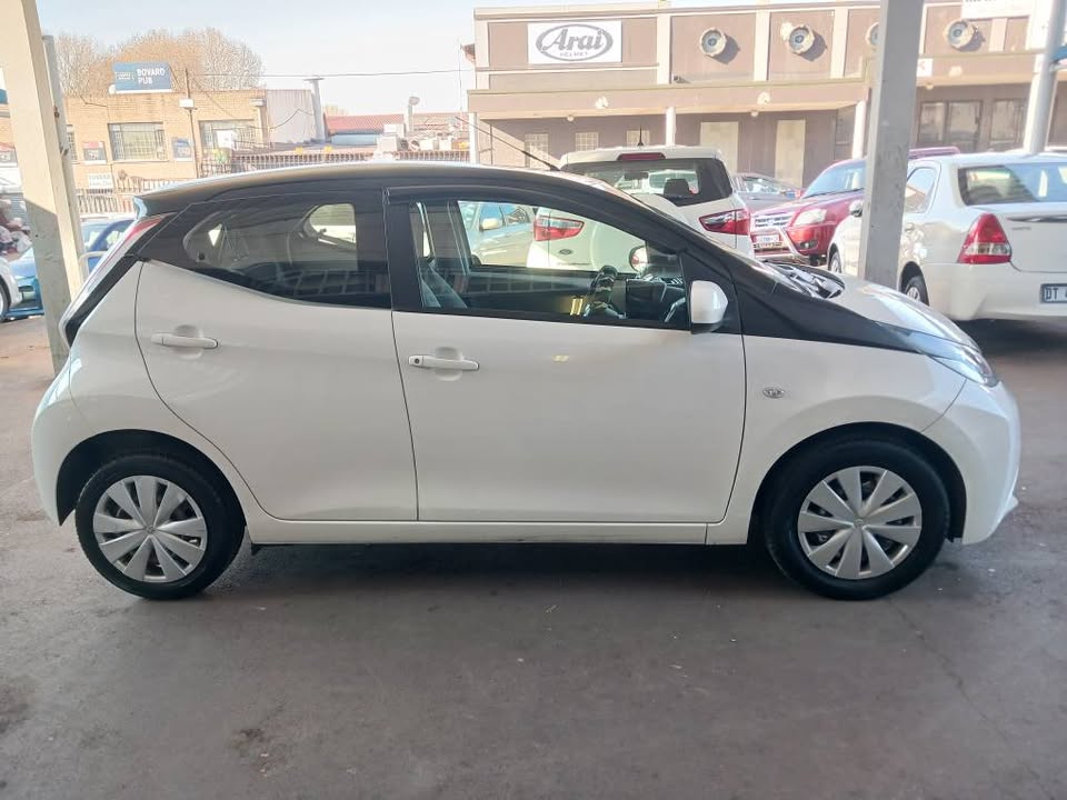 2018 TOYOTA AYGO 1.0 HATCH Transmission: Manual  Mileage:   Fueltype: Petrol  White