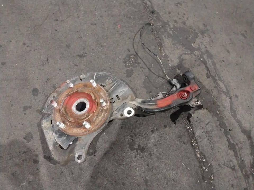 FORD RANGER MK STUB AXLE + HUB LEFT FRONT - Private Seller FORD RANGER MK STUB AXLE + HUB LEFT FRONT - Private Seller