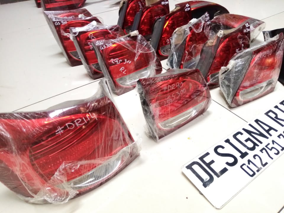LEXUS 2 GS 300 TAIL LIGHTS - Private Seller LEXUS 2 GS 300 TAIL LIGHTS - Private Seller