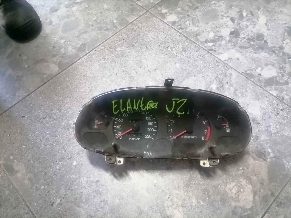 Hyundai Elantra G4GM 1.8L cluster