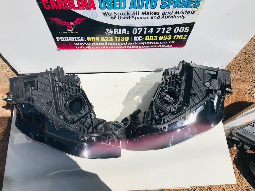 Audi Q3 Technik left and right side xenon headlight - Private Seller