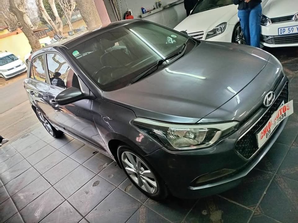 2017 HYUNDAI I20 1.4 MAUNAL  GREY 85000KM SPARKEY