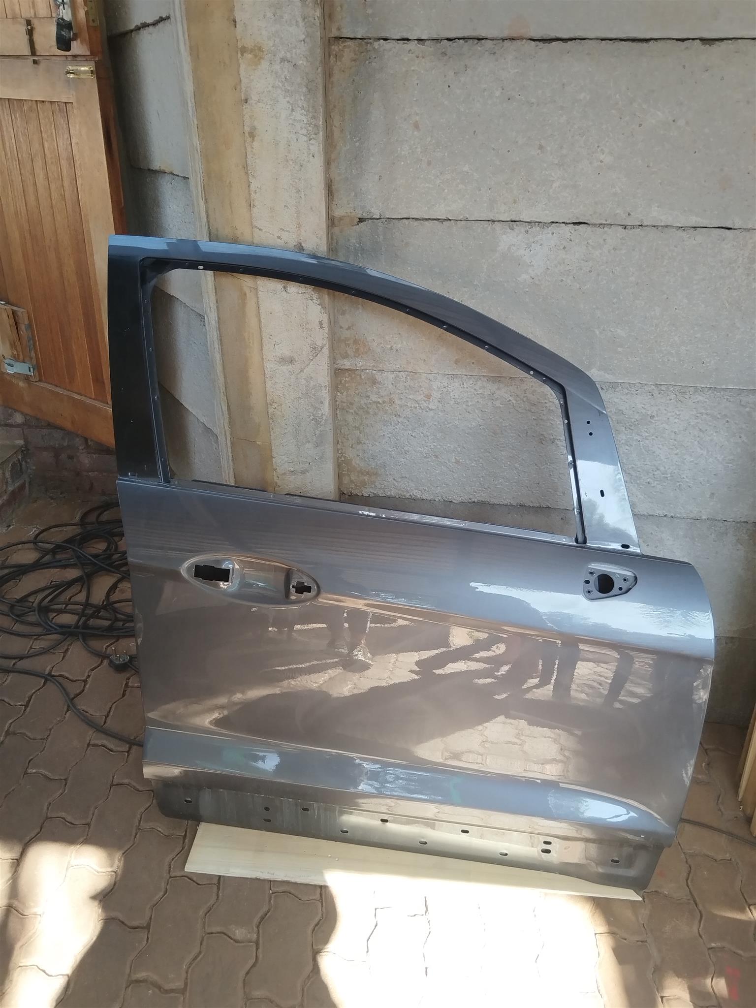 2022 Ford Ecosport door and fender - Private Seller 2022 Ford Ecosport door and fender - Private Seller