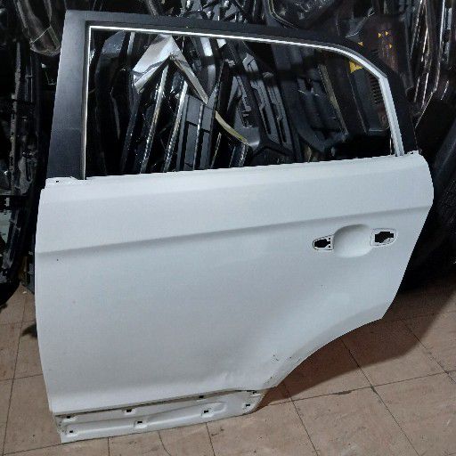 Hyundai creta door - Private Seller Hyundai creta door - Private Seller