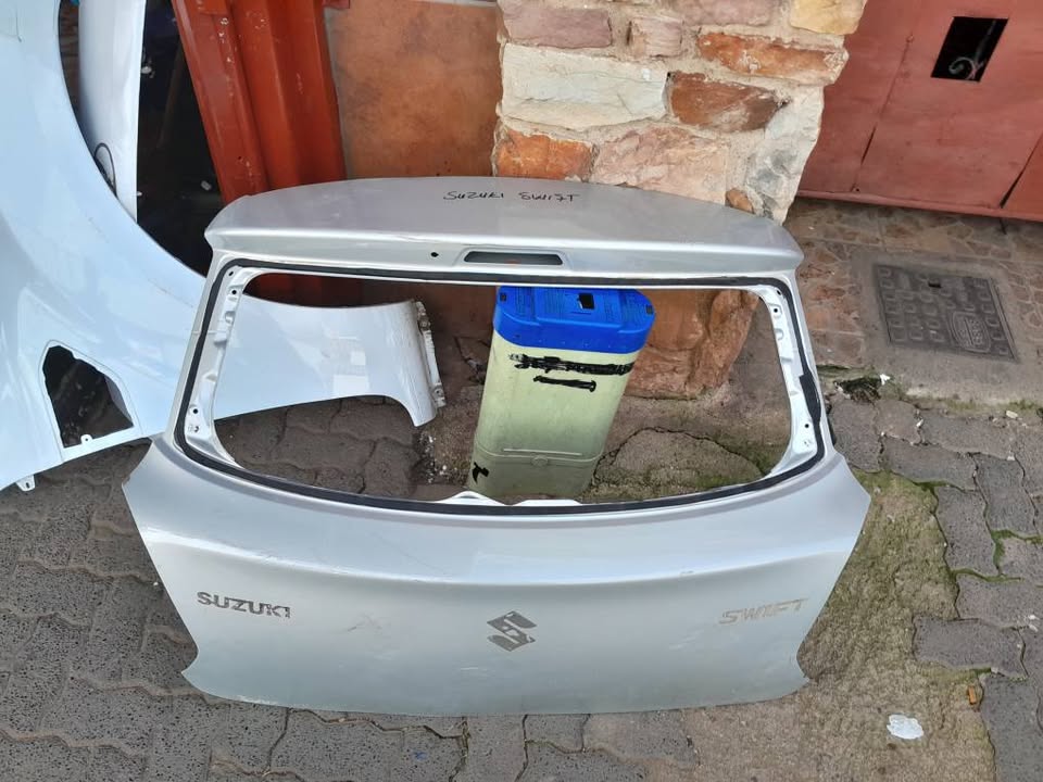 Suzuki Swift tailgate - Private Seller