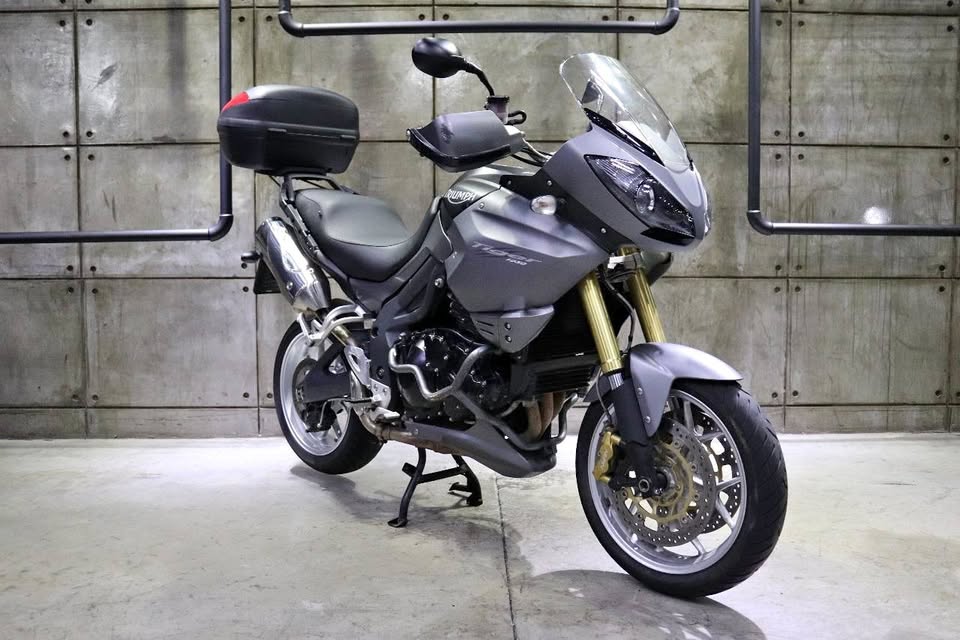2011 Triumph Tiger 1050 Sport - 12 000KM - Private Seller 2011 Triumph Tiger 1050 Sport - 12 000KM - Private Seller