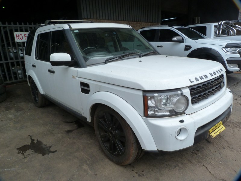 Land Rover Discovery 4 SDV6 AT White - 2012 SPARESBOYZ STRIPPING FOR SPARES - Private Seller
