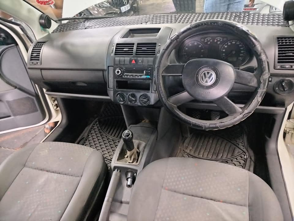 2004 VW POLO Butchwa 1.6 White, Manual, Petrol 123000km