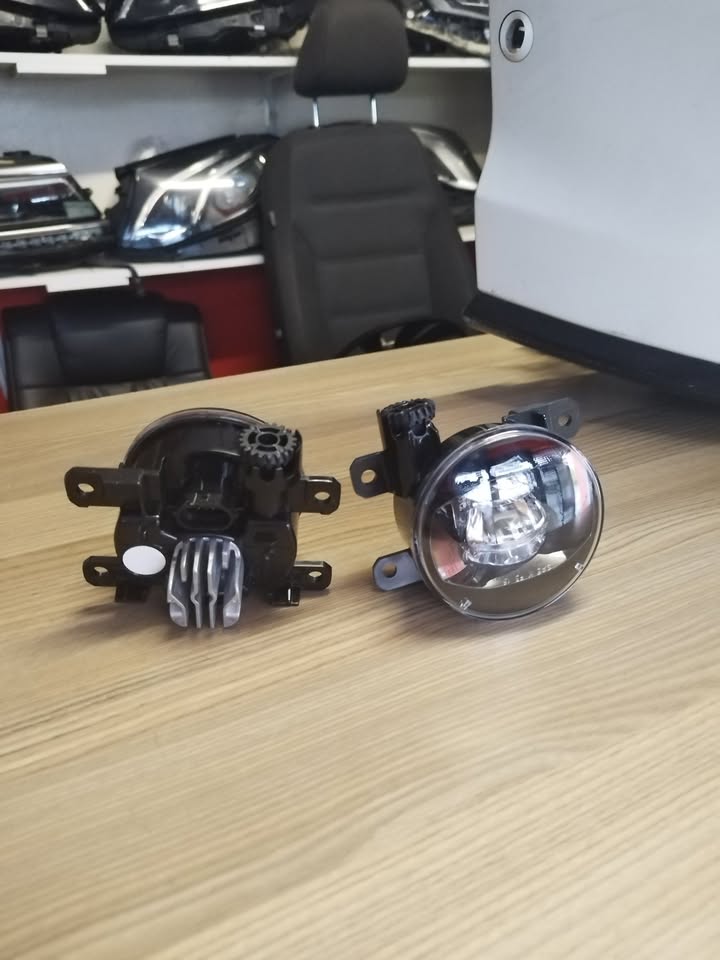 2020 FORD RANGER FOGLIGHT LEFT AND RIGHT FOR SALE BRAND NEW - Private Seller 2020 FORD RANGER FOGLIGHT LEFT AND RIGHT FOR SALE BRAND NEW - Private Seller