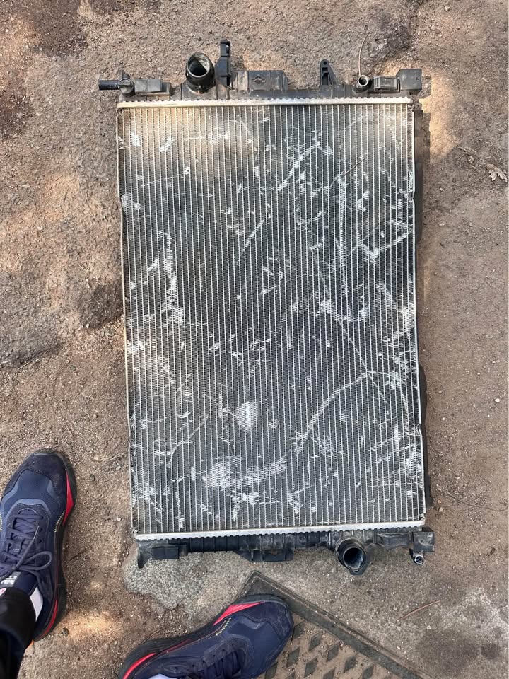 WATER RADIATOR VOLVO V40 HATCHBACK (525) D M158573 - Private Seller WATER RADIATOR VOLVO V40 HATCHBACK (525) D M158573 - Private Seller