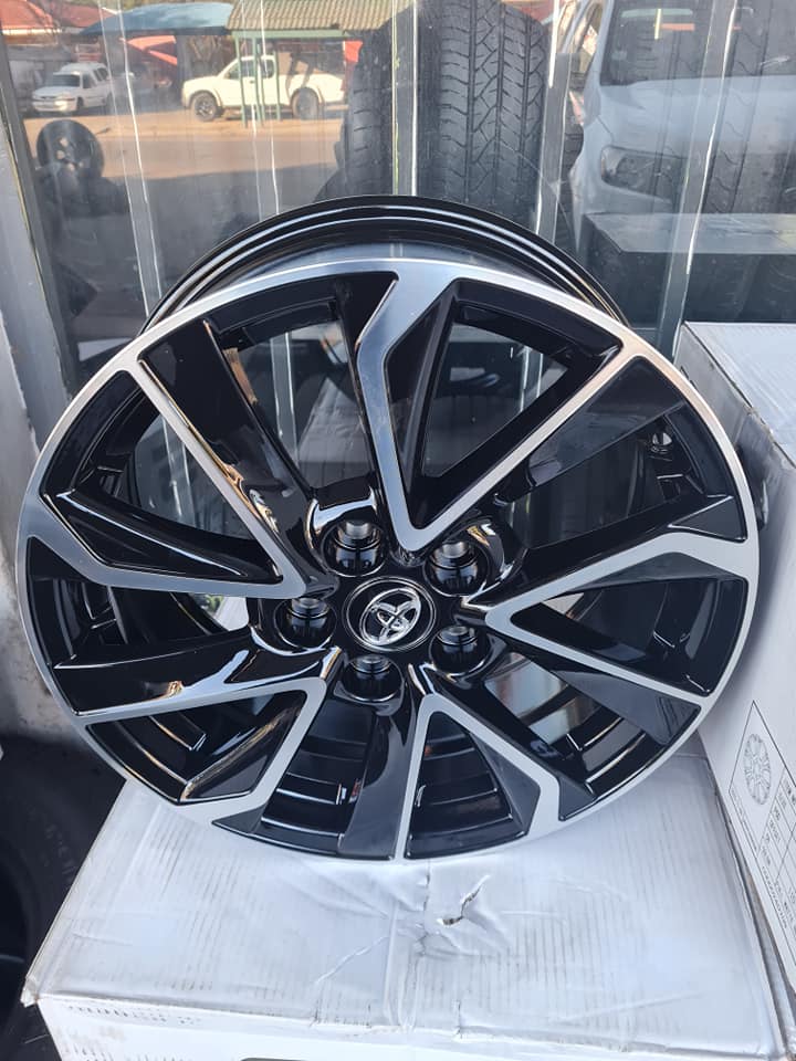 Toyota corolla quest Brand new mags size 17
