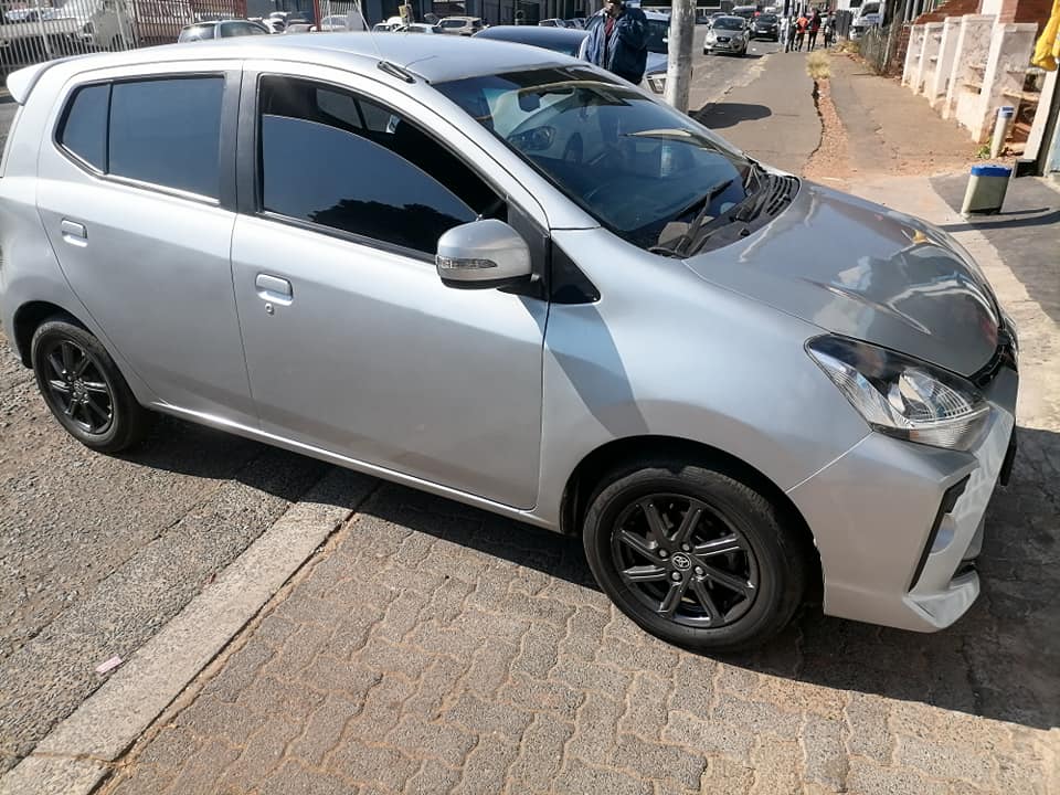2021 Toyota Aygya 1.0 Hatchback Service book