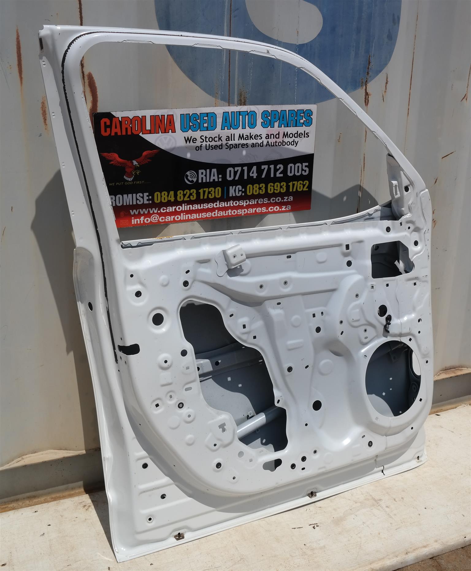 Used Toyota Land Cruiser LC300 left front door for sale in Gauteng