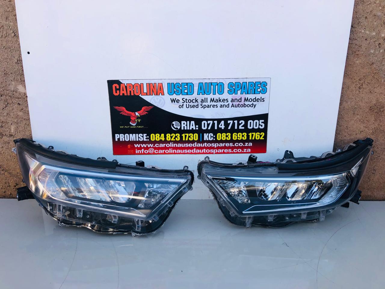 Toyota Rav4 left and right side LED headlight (19-21) - Private Seller Toyota Rav4 left and right side LED headlight (19-21) - Private Seller