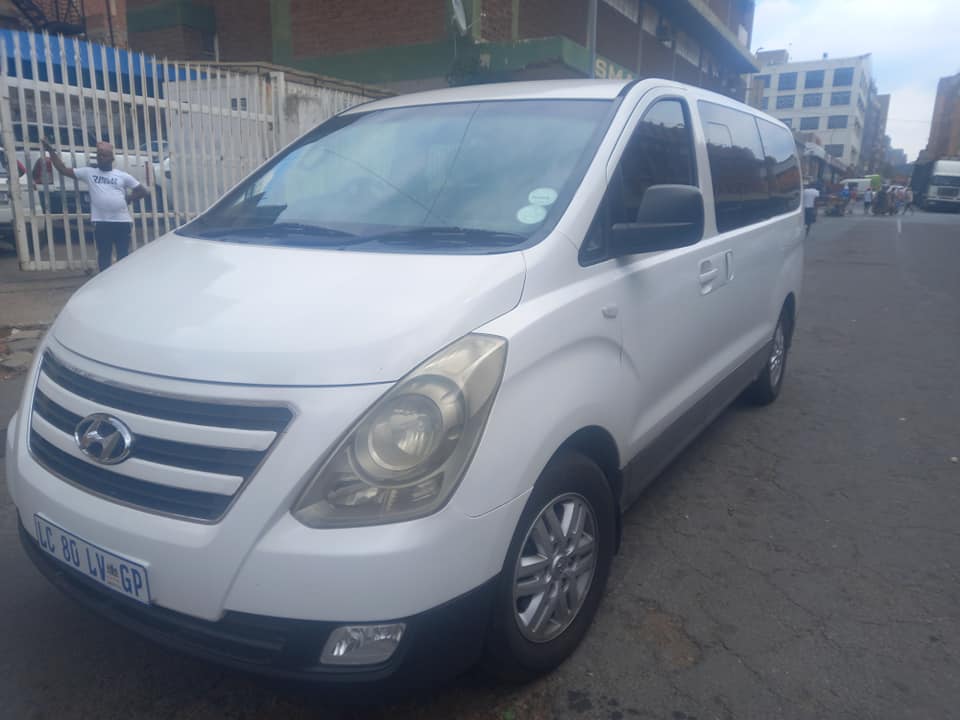 2018 HYUNDAI H1 BUS, 2.6 DIESEL, AUTOMATIC WHITE, 85000KM