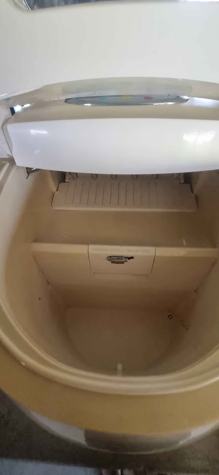 Ottimo Ice Maker For Sale | Junk Mail Marketplace