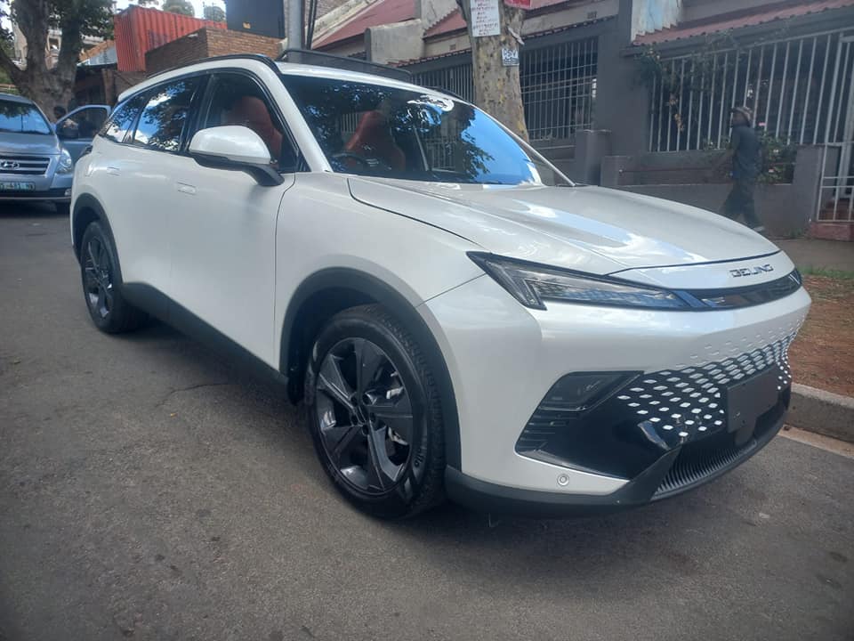 2023 BEIJING BAIC X55 1.5 PETROL, AUTOMATIC, WHITE COLOR, MILEAGE 17000KMS. SERVICE H